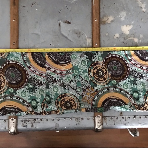 Gold & Green infinity scarf. - Picture 4 of 7